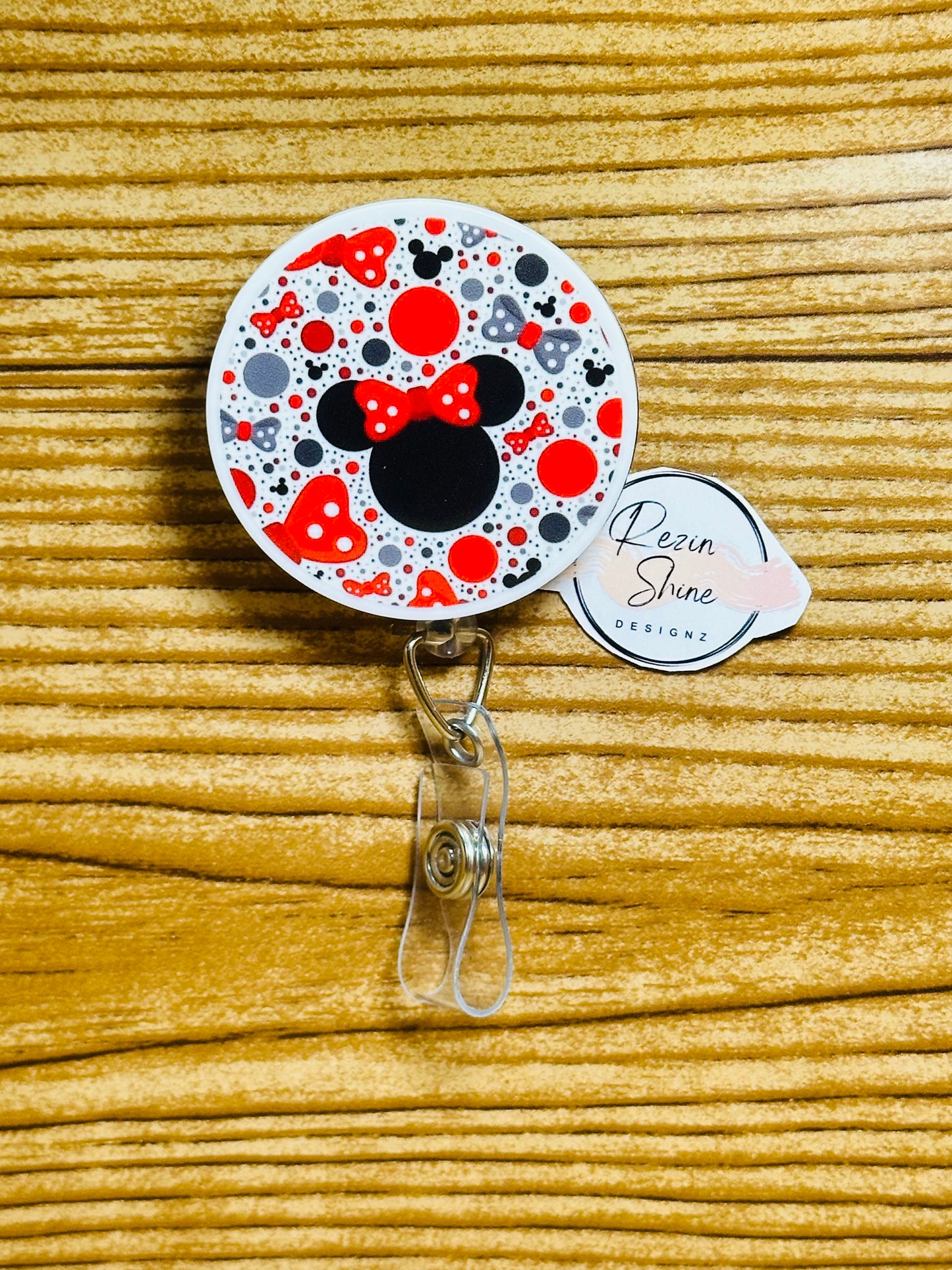 Minnie Round Badge Reel