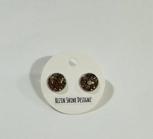 Gold 8-10 mm Rezin Stud Earringz
